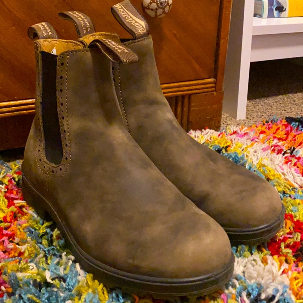 Like new rustic blundstone boots